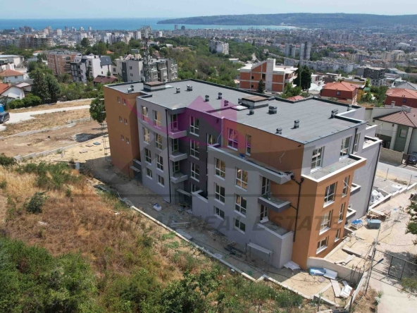 Двустаен апартамент в Варна, Възраждане 3 - 70 кв.м за 1572 €/кв.м - Снимка #1