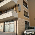 Дава се под наем Тристаен апартамент в Бургас, Център - 100 кв.м за 765 € - Снимка #1