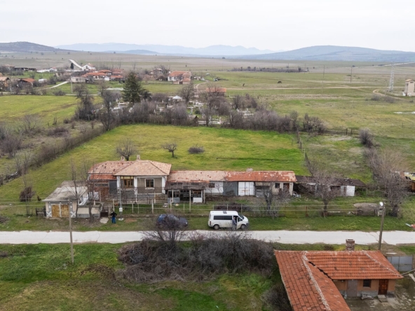 Къща в с. Цар Асен, Област Пазарджик - 2900 кв.м за 6 €/кв.м - Снимка #1