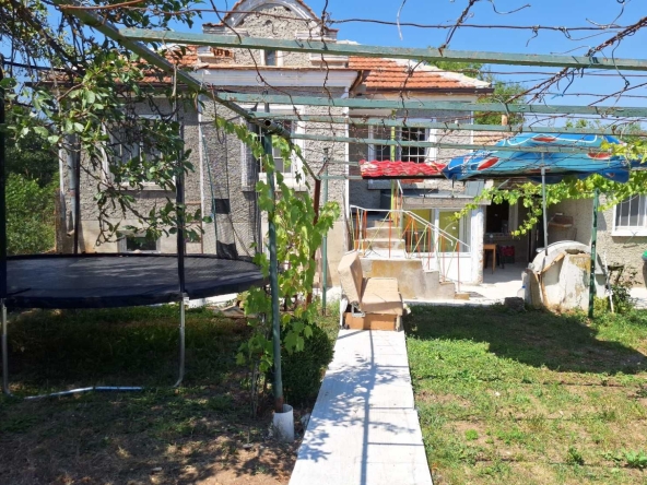 Къща в с. Владимирово, Област Добрич - 70 кв.м за 357 €/кв.м - Снимка #1