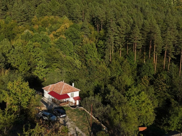 Къща в с. Драгневци, Област Габрово - 100 кв.м за 638 €/кв.м - Снимка #1