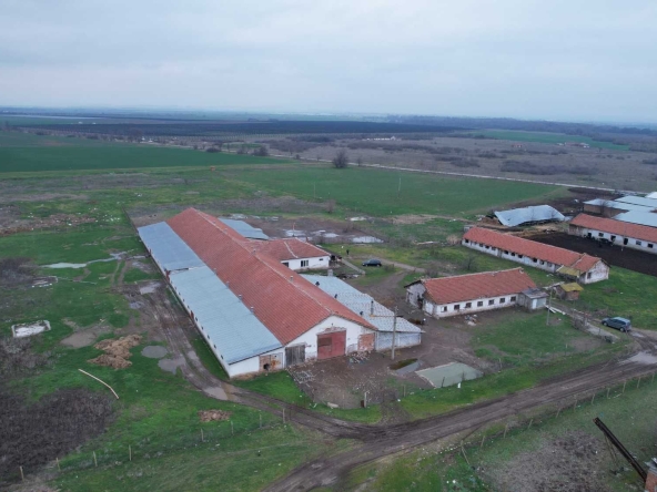 Промишлена сграда в с. Мирово, Област Стара Загора - 17595 кв.м за 11 €/кв.м - Снимка #1