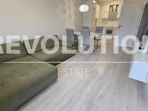 Дава се под наем Двустаен апартамент в Варна, Бриз - 66 кв.м за 1000 € - Снимка #1