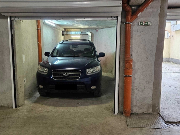 Дава се под наем Гараж / Паркомясто в София, 7-ми 11-ти километър - 18 кв.м за 112.2 € - Снимка #1