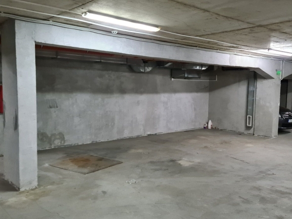 Дава се под наем Гараж / Паркомясто в Варна, Конфуто - 15 кв.м за 51 € - Снимка #1