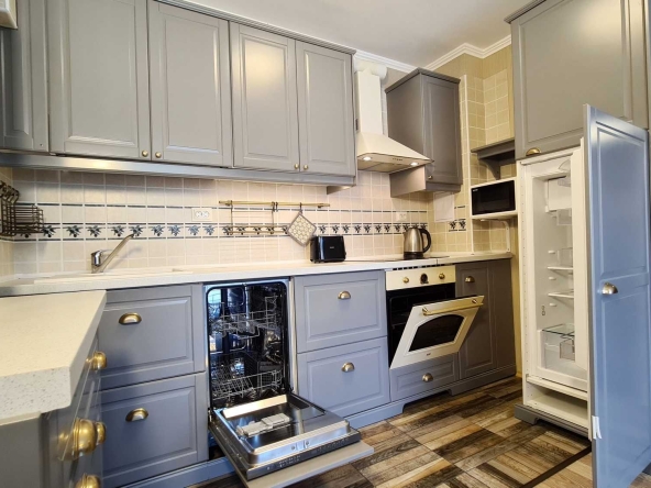 Дава се под наем Двустаен апартамент в Свети Влас - 50 кв.м за 450 € - Снимка #1