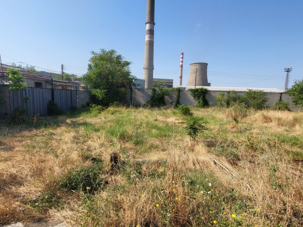 Дава се под наем Парцел в Сливен, Промишлена зона - 1000 кв.м за 153 € - Снимка #1