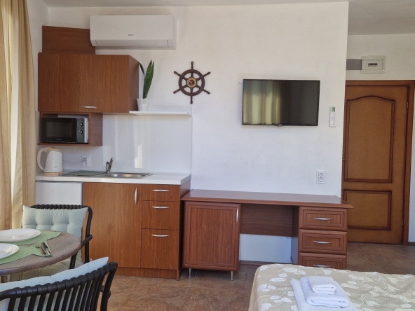 Дава се под наем Едностаен апартамент в Бургас, Зорница - 28 кв.м за 357 € - Снимка #1