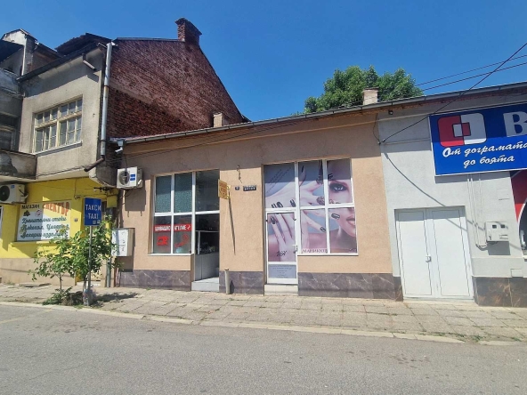 Магазин в Дупница - 406 кв.м за 491 €/кв.м - Снимка #1