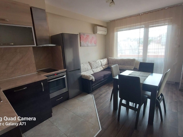 Дава се под наем Тристаен апартамент в Варна, Базар Левски - 65 кв.м за 459 € - Снимка #1