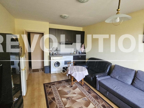 Дава се под наем Едностаен апартамент в Варна, Зимно кино Тракия - 30 кв.м за 250 € - Снимка #1