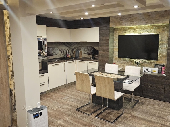 Дава се под наем Двустаен апартамент в Варна, Бриз - 40 кв.м за 408 € - Снимка #1