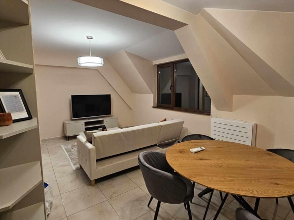 Дава се под наем Двустаен апартамент в Варна, Лятно кино Тракия - 65 кв.м за 664 € - Снимка #1