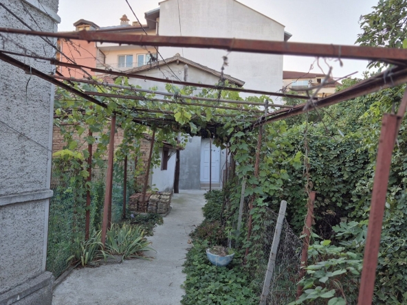 Къща в Добрич, Автогара - 70 кв.м за 1603 €/кв.м - Снимка #1