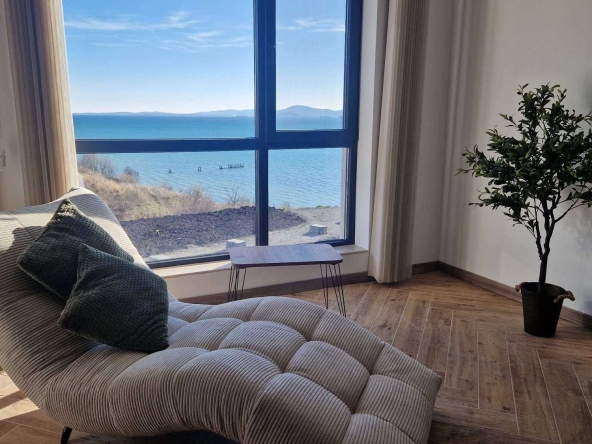 Дава се под наем Тристаен апартамент в Бургас, Сарафово - 128 кв.м за 1376.49 € - Снимка #1