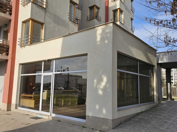 Магазин в к.к. Слънчев бряг - 101 кв.м за 606 €/кв.м - Снимка #1