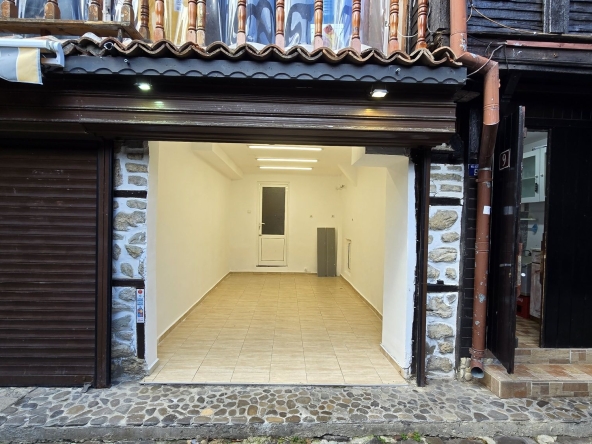 Дава се под наем Магазин в Несебър - 30 кв.м за 5100 € - Снимка #1