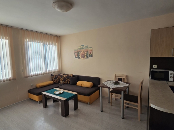 Дава се под наем Двустаен апартамент в Варна, Възраждане 3 - 66 кв.м за 468.69 € - Снимка #1