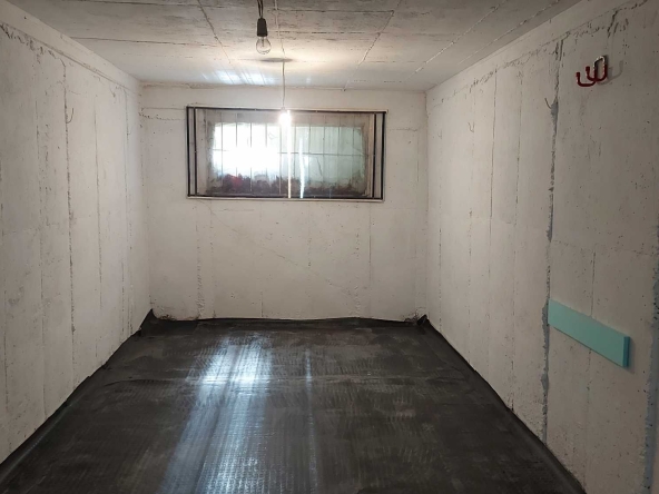 Дава се под наем Гараж / Паркомясто в София, Зона Б-5 - 16 кв.м за 129.54 € - Снимка #1