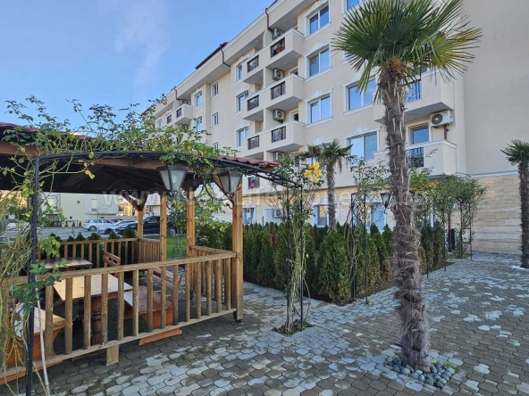 Двустаен апартамент в к.к. Слънчев бряг - 66 кв.м за 820 €/кв.м - Снимка #1