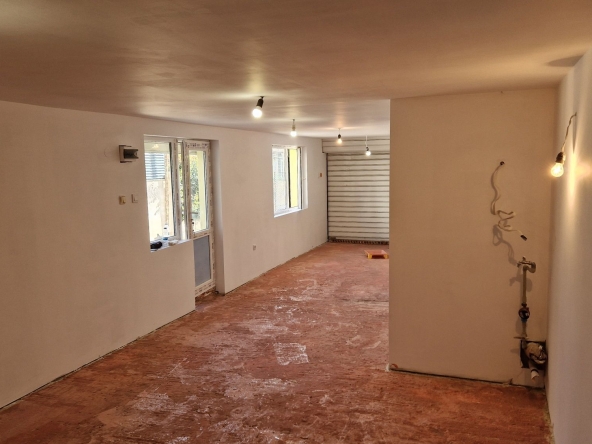 Дава се под наем Офис в Варна, м-т Св. Никола - 40 кв.м за 44880 € - Снимка #1