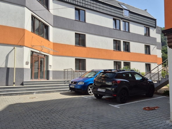 Дава се под наем Тристаен апартамент в Шумен, Център - 75 кв.м за 298.86 € - Снимка #1