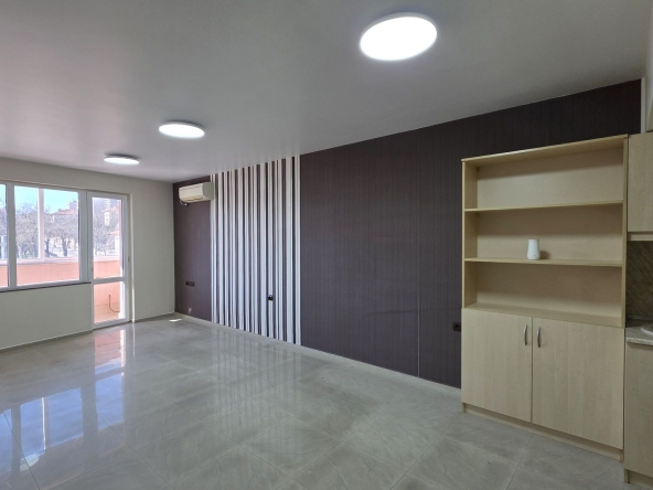 Дава се под наем Офис в Хасково, Център - 60 кв.м за 418.71 € - Снимка #1