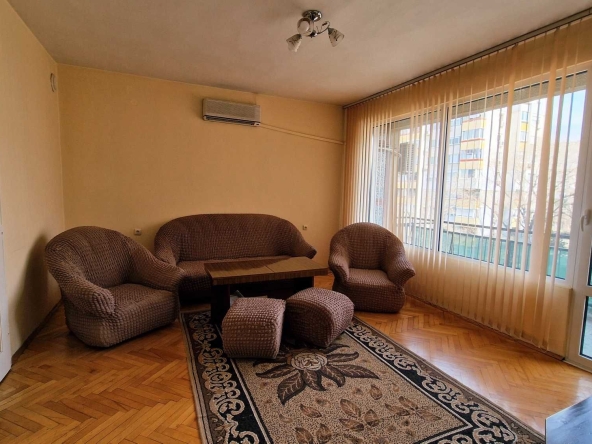 Дава се под наем Двустаен апартамент в Пловдив, Център - 64 кв.м за 328.95 € - Снимка #1