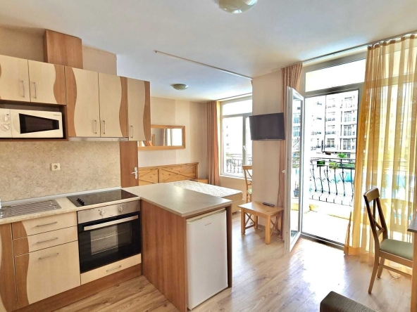 Тристаен апартамент в к.к. Слънчев бряг - 55 кв.м за 765 €/кв.м - Снимка #1