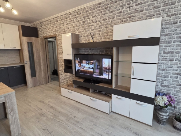 Дава се под наем Двустаен апартамент в Варна, ХЕИ - 45 кв.м за 548.25 € - Снимка #1