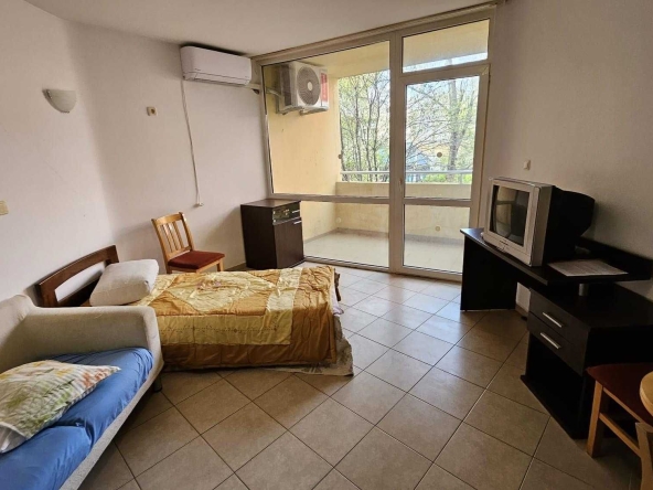 Двустаен апартамент в к.к. Слънчев бряг - 75 кв.м за 524 €/кв.м - Снимка #1