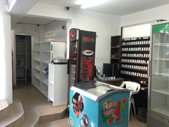Магазин в Пловдив, Съдийски - 50 кв.м за 21 €/кв.м - Снимка #1