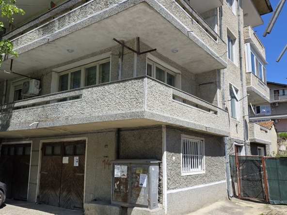 Многостаен апартамент в Провадия - 240 кв.м за 338 €/кв.м - Снимка #1