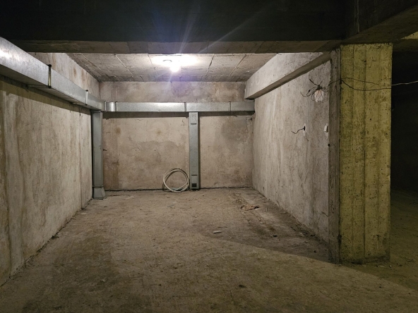 Дава се под наем Гараж / Паркомясто в София, Карпузица - 22 кв.м за 25500 € - Снимка #1