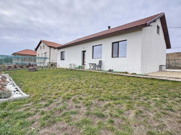 Къща в с. Каменар, Област Бургас - 248 кв.м за 1130 €/кв.м - Снимка #1