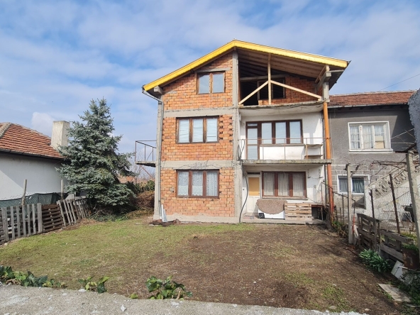 Къща в Гълъбово - 200 кв.м за 190 €/кв.м - Снимка #1