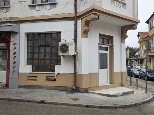 Дава се под наем Магазин в Враца, Подбалканска - 54 кв.м за 408 € - Снимка #1