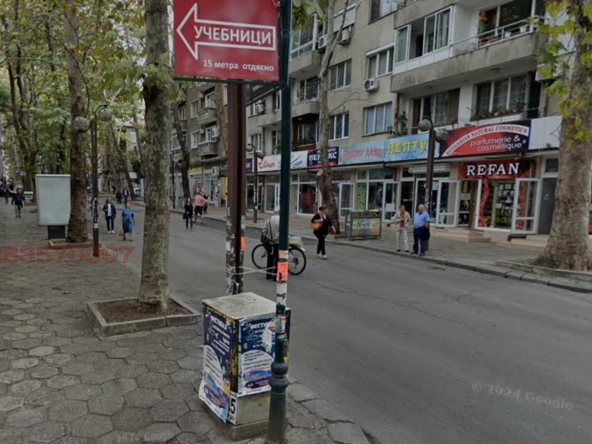 Дава се под наем Магазин в Бургас, Център - 45 кв.м за 356.49 € - Снимка #1