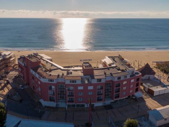 Дава се под наем Двустаен апартамент в к.к. Слънчев бряг - 72 кв.м за 1019.49 € - Снимка #1