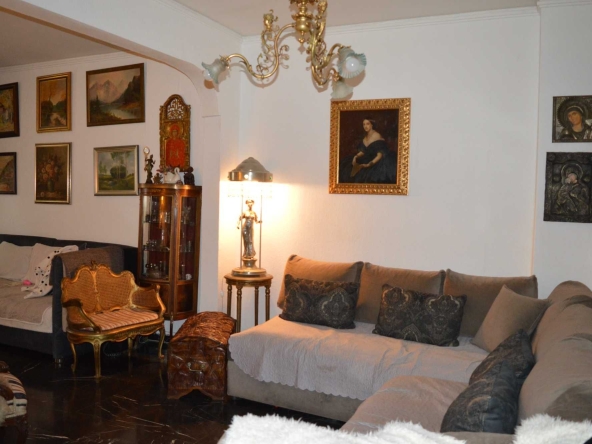 Многостаен апартамент в София, Център - 100 кв.м за 4500 €/кв.м - Снимка #1