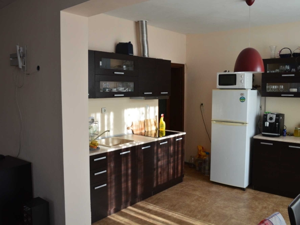 Къща в с. Стефан Караджа, Област Добрич - 220 кв.м за 360 €/кв.м - Снимка #1