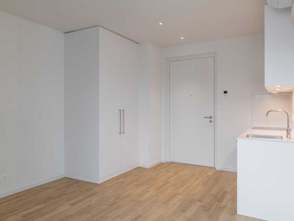 Дава се под наем Двустаен апартамент в София, Център - 54 кв.м за 408 € - Снимка #1