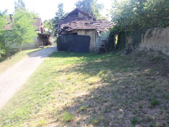 Земеделски имот в с. Драгановци, Област Габрово -  кв.м за 10200 €/дка - Снимка #1