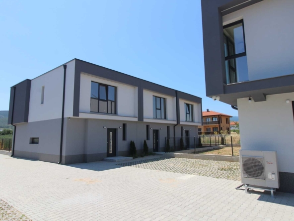 Къща в с. Първенец, Област Пловдив - 122 кв.м за 1394 €/кв.м - Снимка #1