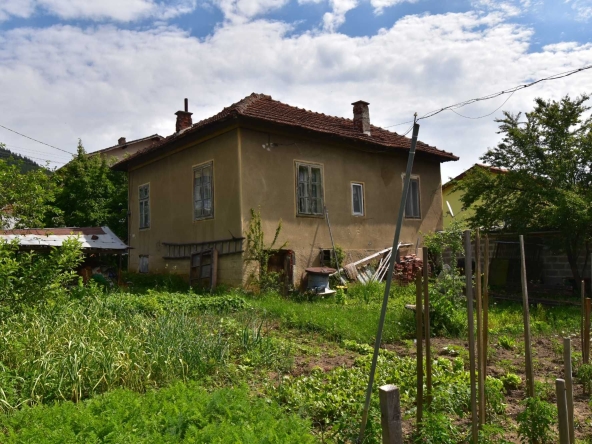 Къща в Етрополе - 70 кв.м за 693 €/кв.м - Снимка #1