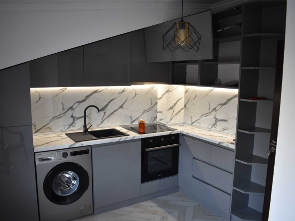 Дава се под наем Тристаен апартамент в София, Триъгълника - 78 кв.м за 765 € - Снимка #1