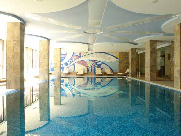 Дава се под наем Хотел в Банско - 40 кв.м за 4590 € - Снимка #1