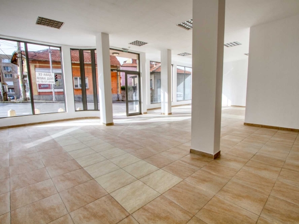 Дава се под наем Магазин в Дупница - 100 кв.м за 816 € - Снимка #1