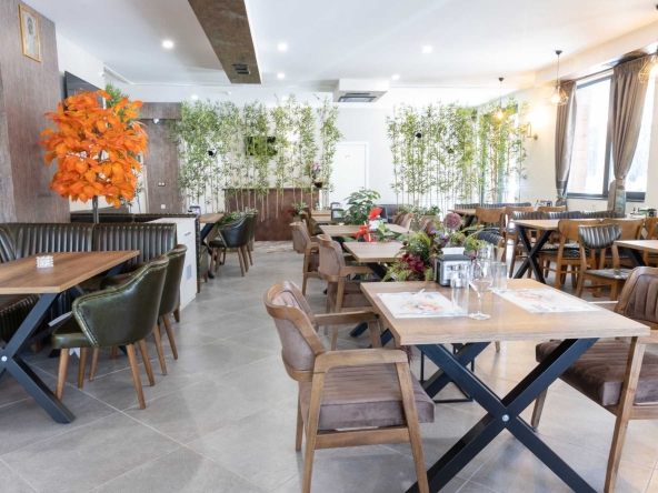 Дава се под наем Заведение в Пловдив, Център - 260 кв.м за 2992.17 € - Снимка #1