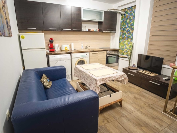 Дава се под наем Двустаен апартамент в Русе, Център - 45 кв.м за 488.58 € - Снимка #1